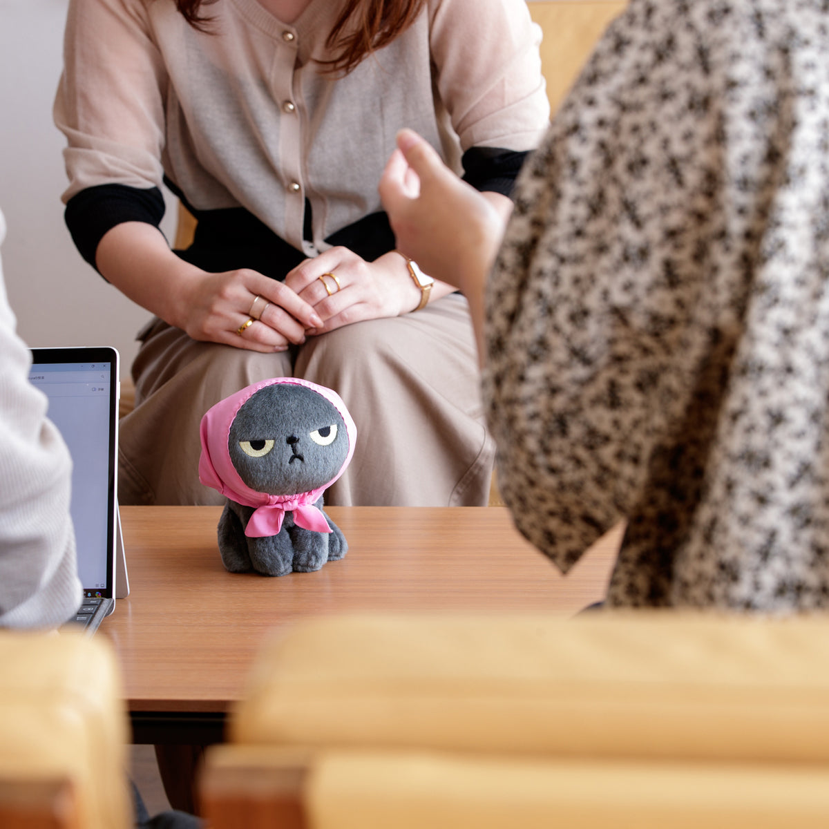 Angry Machiko 真知子 うつぶせぬいぐるみ アングリーマチコ