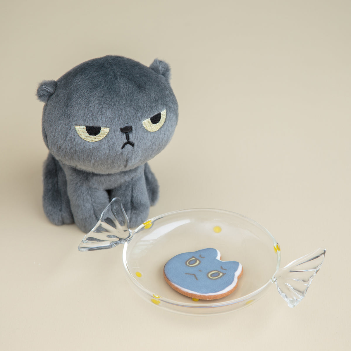 Angry Machiko 真知子 うつぶせぬいぐるみ アングリーマチコ